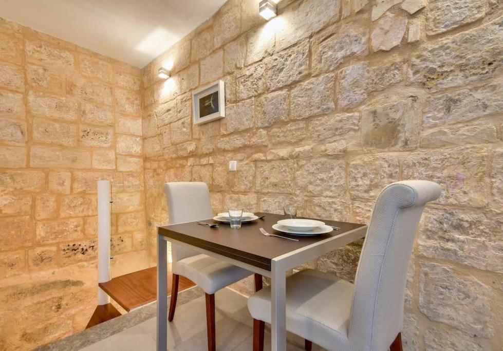 Orangery 101 - Duplex Studio Apartment Valletta Bagian luar foto