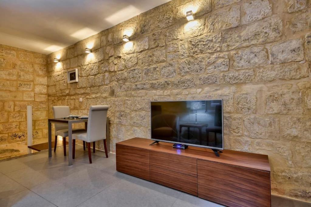Orangery 101 - Duplex Studio Apartment Valletta Bagian luar foto