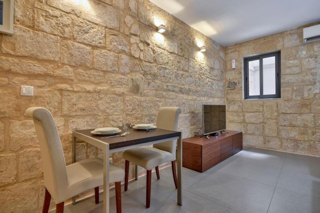 Orangery 101 - Duplex Studio Apartment Valletta Bagian luar foto