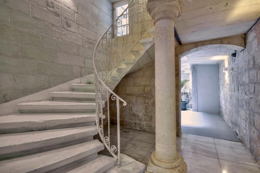 Orangery 101 - Duplex Studio Apartment Valletta Bagian luar foto
